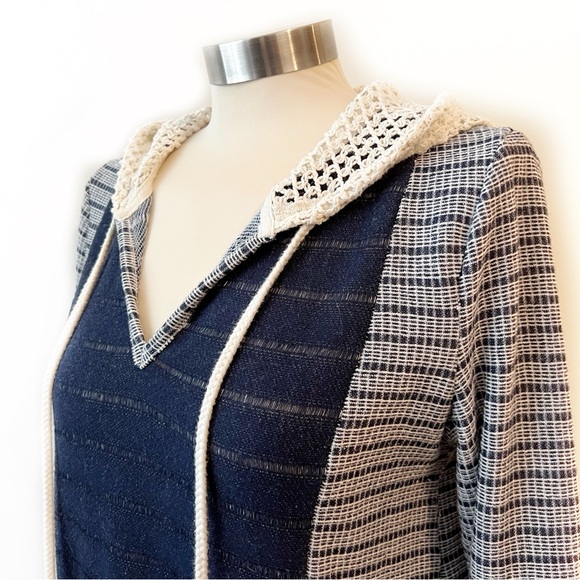 Hem & Thread blue and beige crotchet pocket hoodie sweater women’s size small - Picture 7 of 11